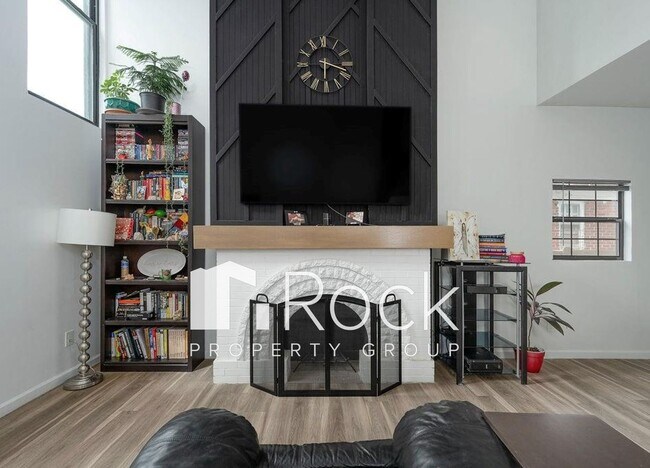 Building Photo - Contemporary 2 Bedroom plus Office/Bonus Room with Loft near Uptown and Plaza Districts   ~One Mo...