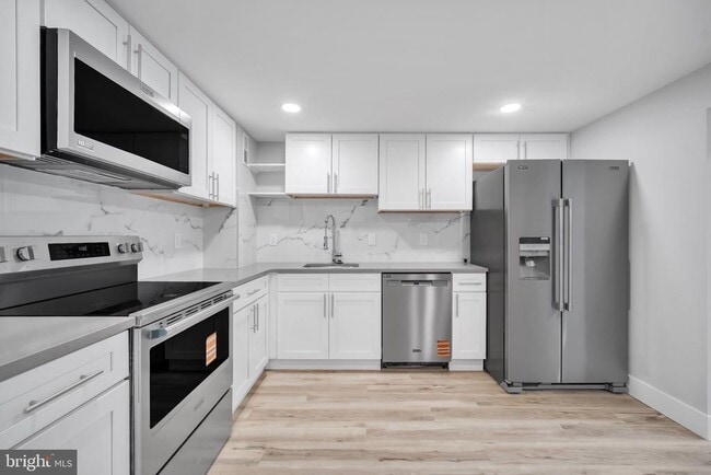 Building Photo - 123 Ford St