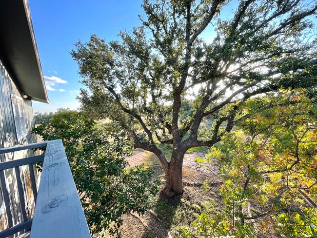 Building Photo - Working Ranch Estate Home