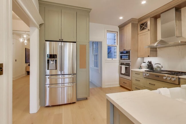 Building Photo - 2274 Fulton St