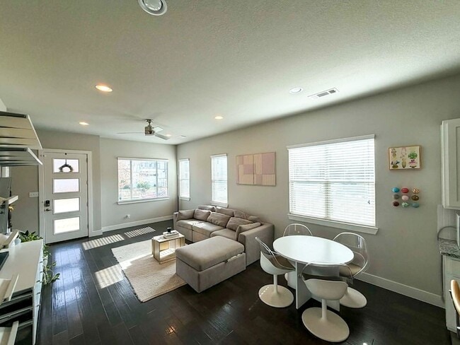 Building Photo - 228 Wimberly St