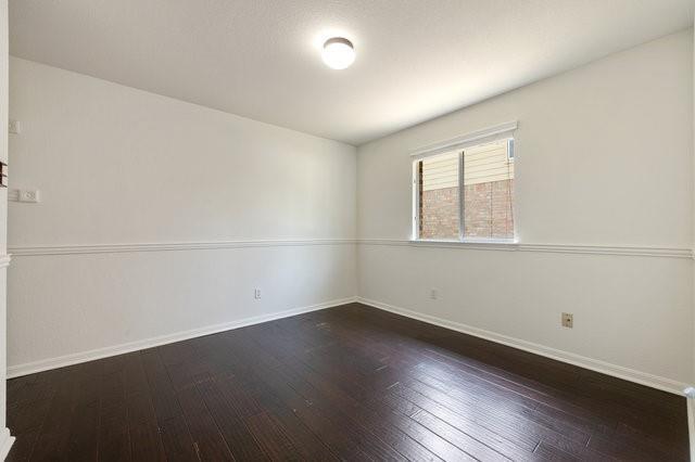 Building Photo - 1049 Regency Ln