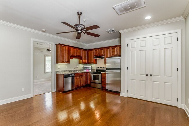 Building Photo - Abingdon Court