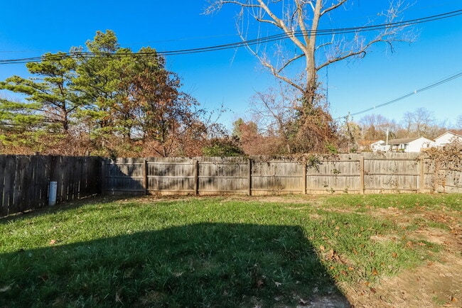 Building Photo - 7900 Rochelle Rd