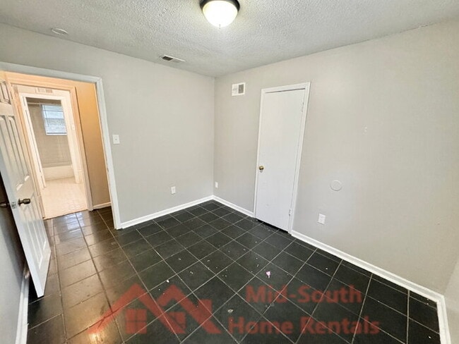 Building Photo - 3353 Elk Point Dr