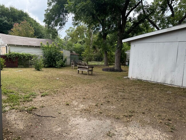 Building Photo - Gorgeous 3/2 Home Available for Lease!