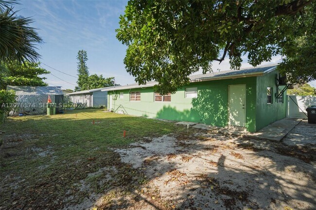 Building Photo - 2140 NW 21st Terrace