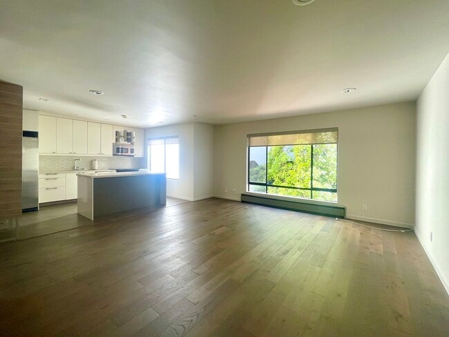 Building Photo - 1885 Pacific Ave