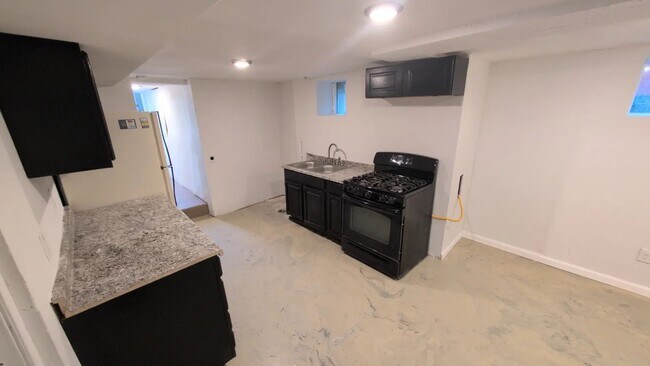 Primary Photo - 14th St 3