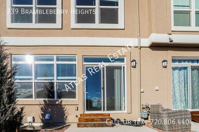 Building Photo - *FEBRUARY RENT FREE* 3 bedroom 2.5 bathroo...