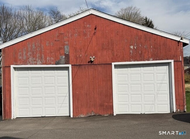 Building Photo - 290 Wakelee Ave