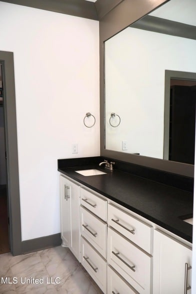 Building Photo - 317 Willow Wy