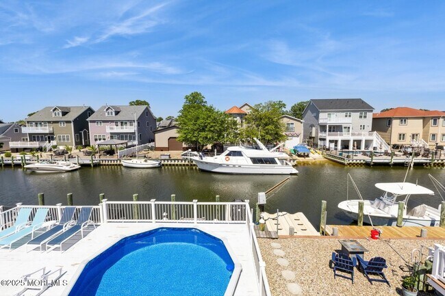 Building Photo - 22 Longpoint Dr
