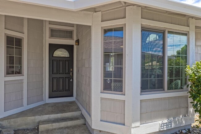 Building Photo - 828 Stoneridge Cir