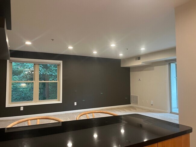 Building Photo - 1138 Cove Rd