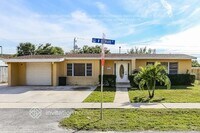 Building Photo - 1302 W Broward St