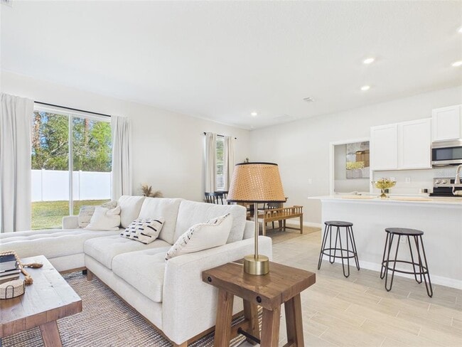 Building Photo - 566 Marion Oaks Blvd