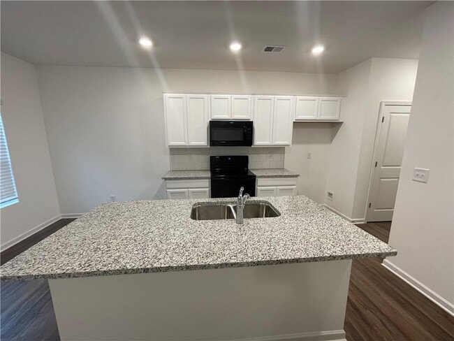 Building Photo - 1003 Ramon Dr
