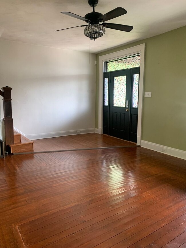 Building Photo - 3 Bedroom Single Family Home with Garage in Mount Washington!