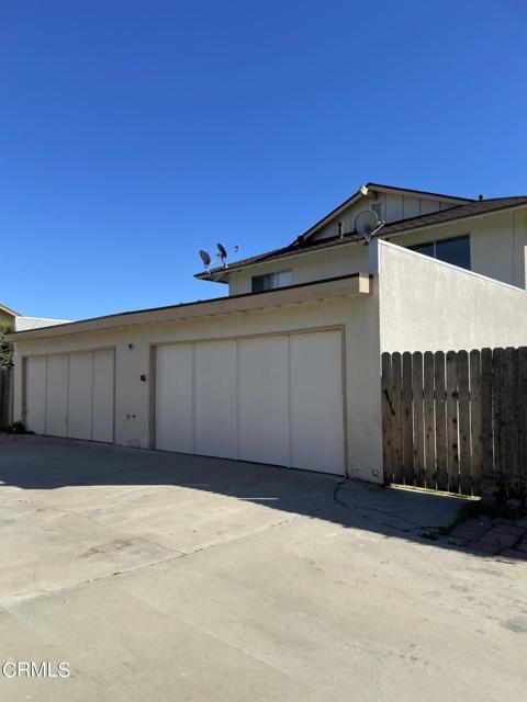 Building Photo - 9401 Petit Ct