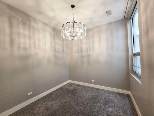 Building Photo - 1100 W Adams St