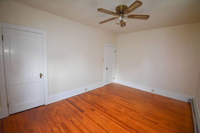 Building Photo - RTSA301