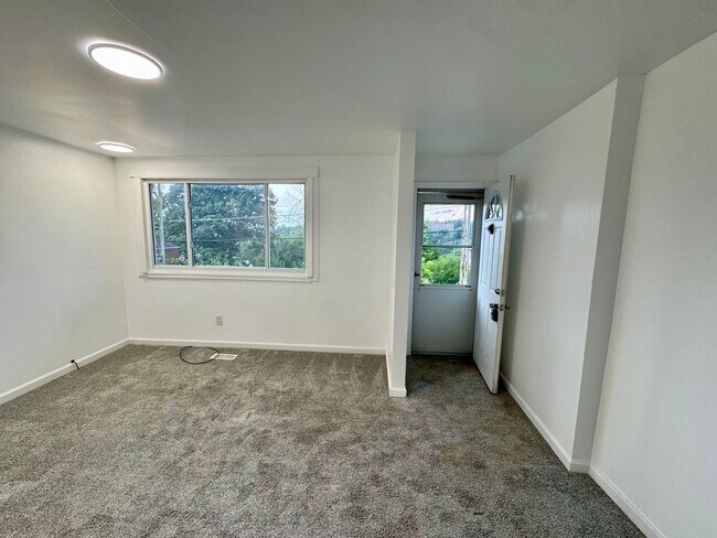 Building Photo - 42 Climax St