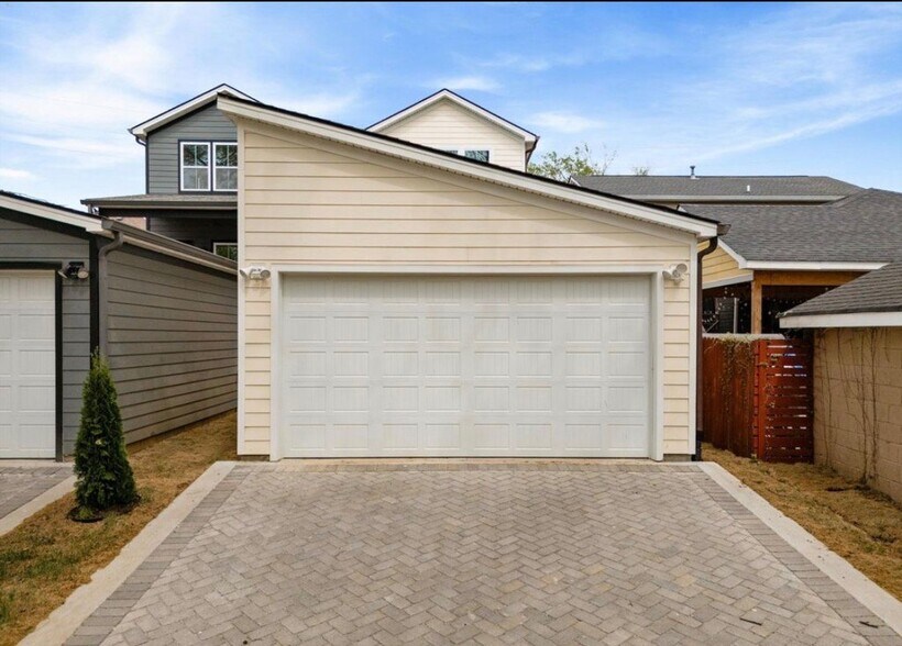 Building Photo - 151 Fain St