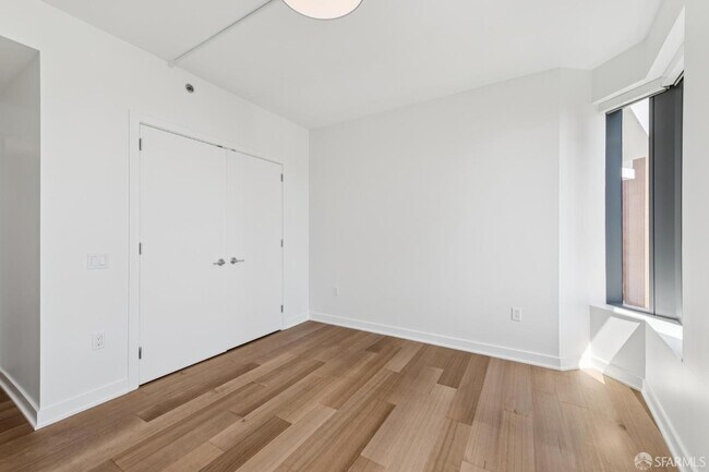 Building Photo - 280 Spear St