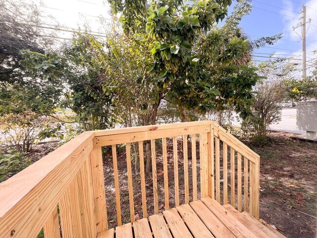 Building Photo - 5289 Stacy St