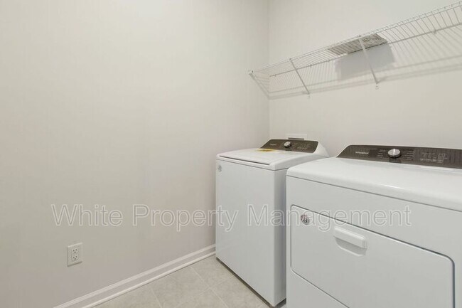 Building Photo - 3209 Glenn Hope Way