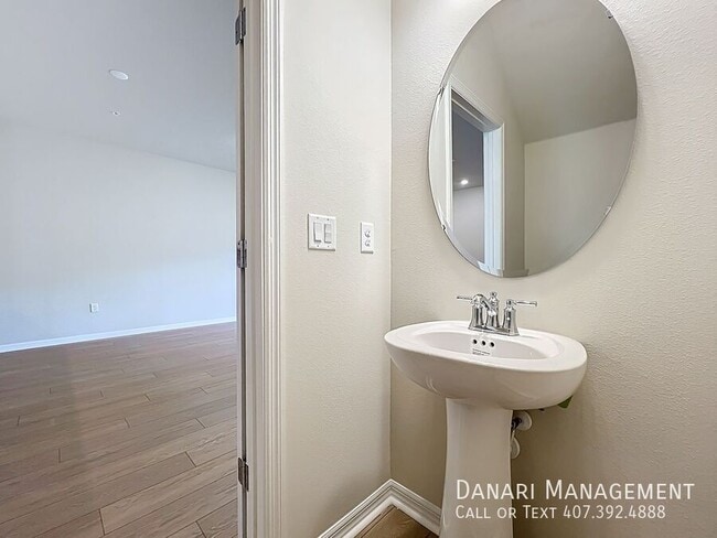 Building Photo - 431 Meadowland Pt