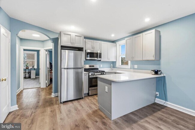 Building Photo - 7318 Frontenac St