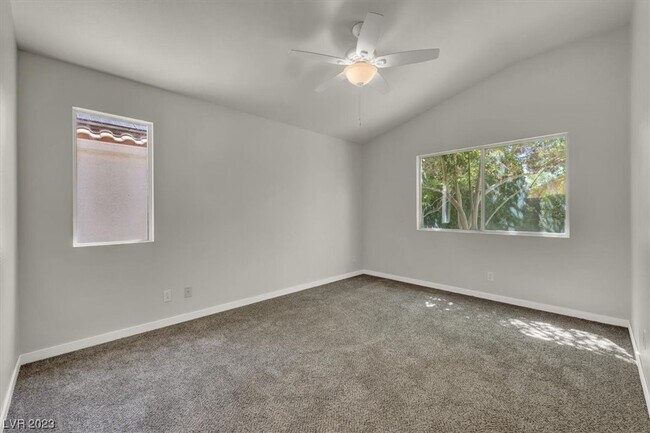 Building Photo - 5405 Ravana Ave