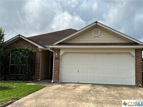 Building Photo - 122 Riata-