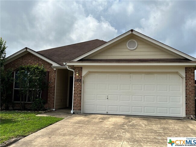 Primary Photo - 122 Riata-