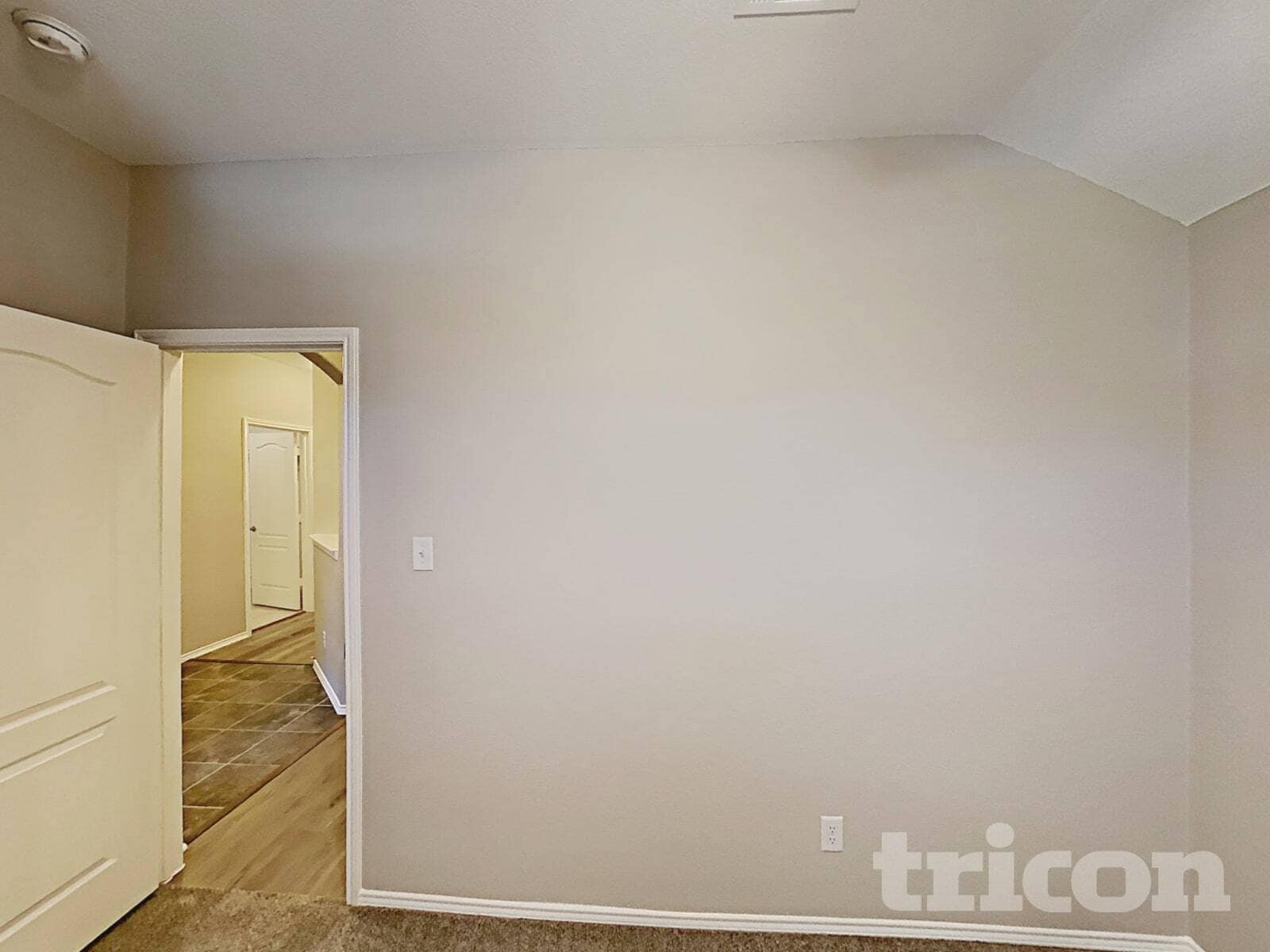 Building Photo - 525 Beechgrove Terrace