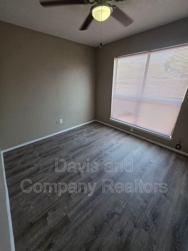Building Photo - 4412 St Andrews Dr