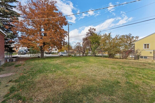 Building Photo - 2070 W 4000 S