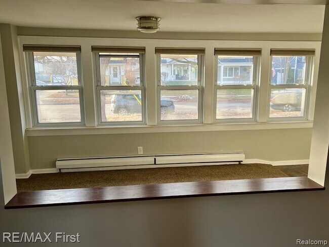 Building Photo - 118 Potter Ave