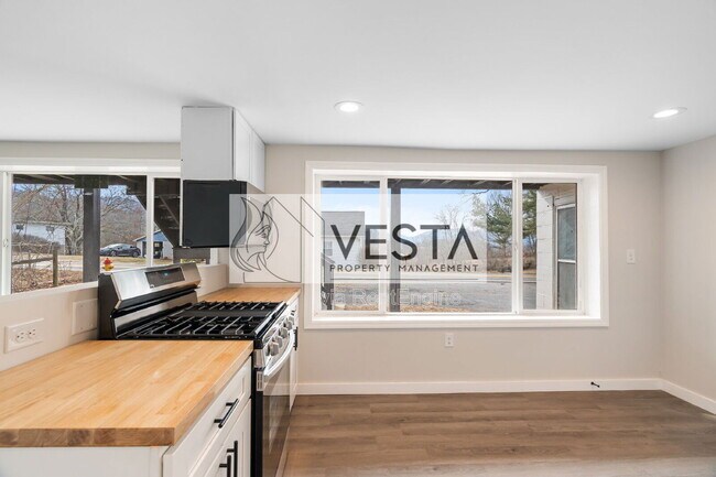 Building Photo - 2383 Dutch Cove Rd