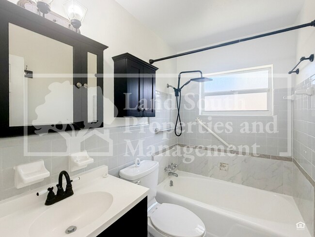Building Photo - 520 McKay Ct