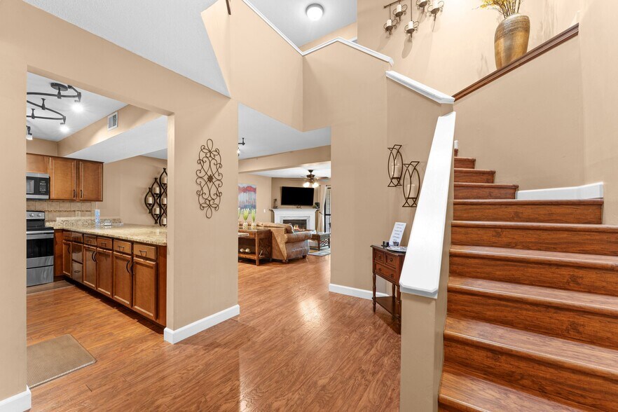Building Photo - 160 Mulligan Dr