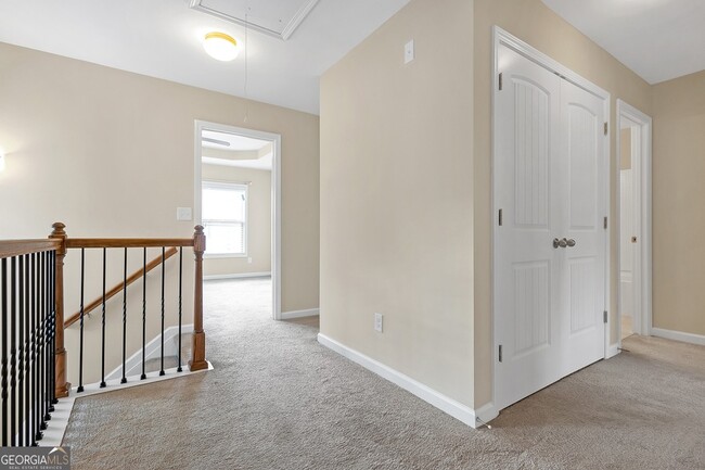 Building Photo - 836 Ivy Vine Way
