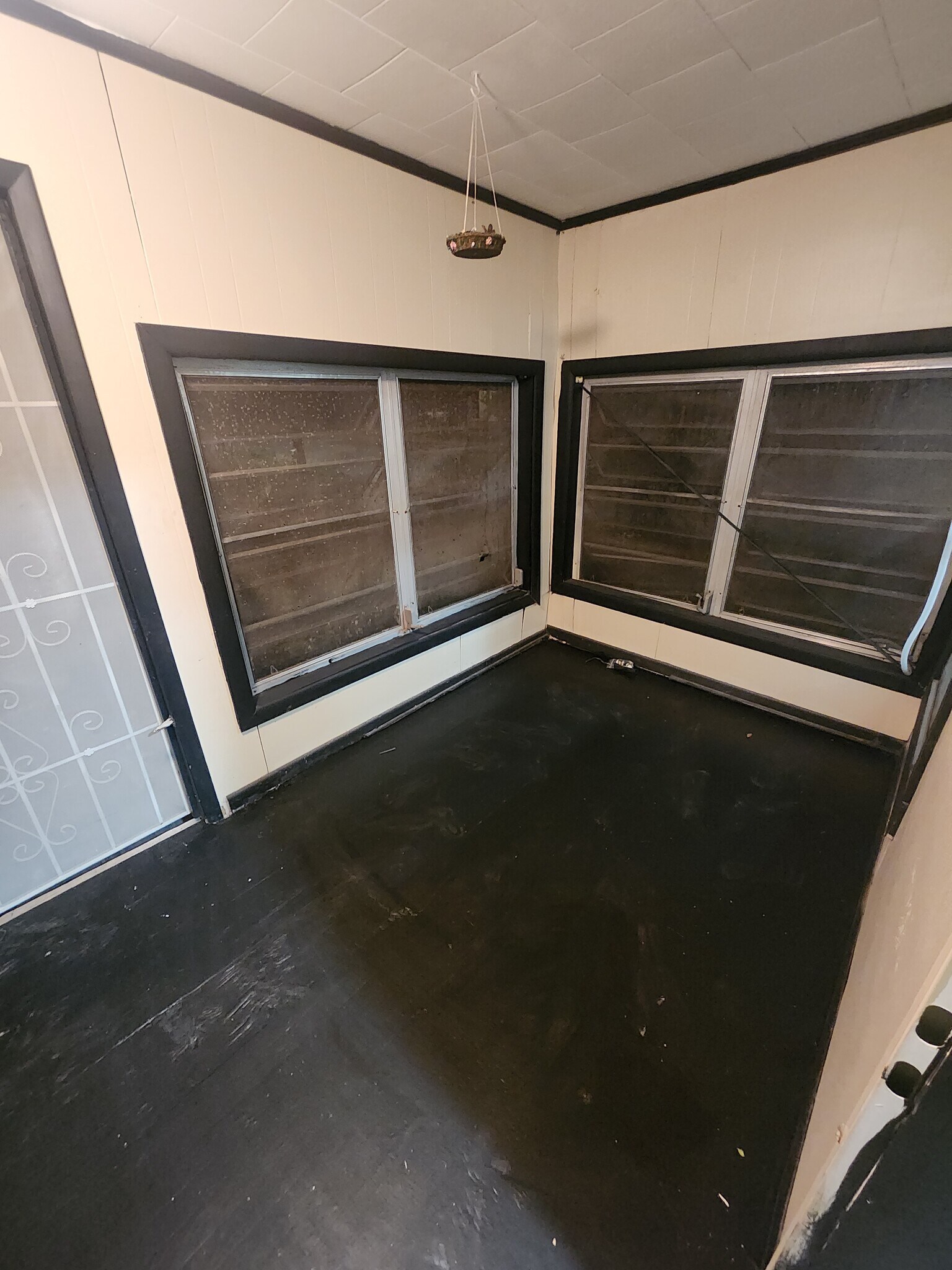 Building Photo - 503 Vermont St