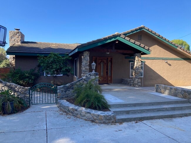 Primary Photo - 14931 Adams Dr