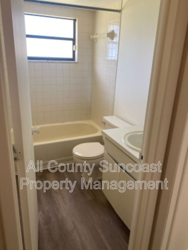 Building Photo - 536 E Curlew Pl