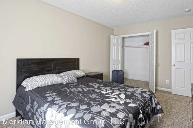 Building Photo - 2 br, 1 bath Apartment - 711 Jefferson St.