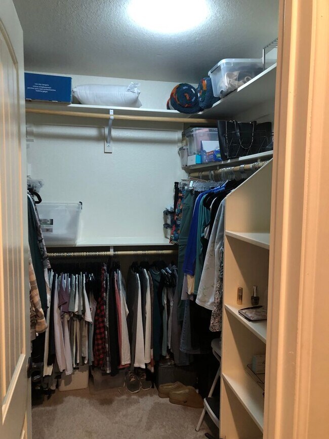 Building Photo - Welcome to this charming 2-bedroom, 2-bathroom house located in Leisure World a 45+ Active Adult ...