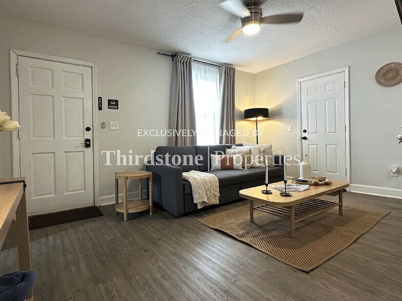 Building Photo - 2508 Gilmore St